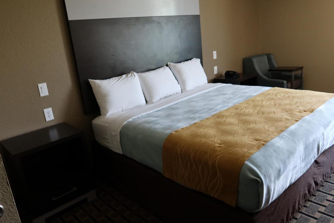 West Worth Inn & Suites White Settlement Exteriér fotografie