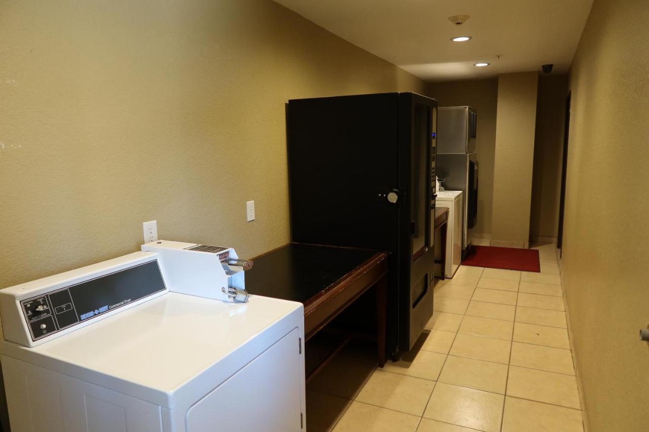 West Worth Inn & Suites White Settlement Exteriér fotografie
