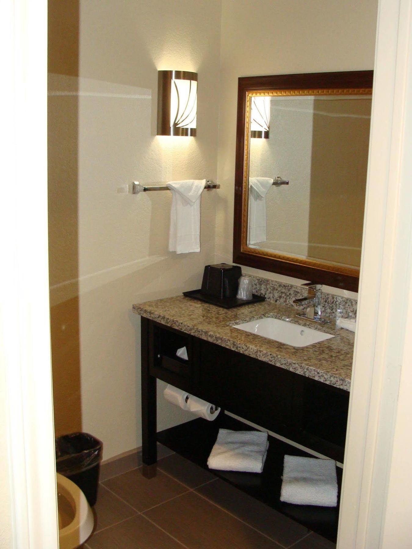 West Worth Inn & Suites White Settlement Exteriér fotografie